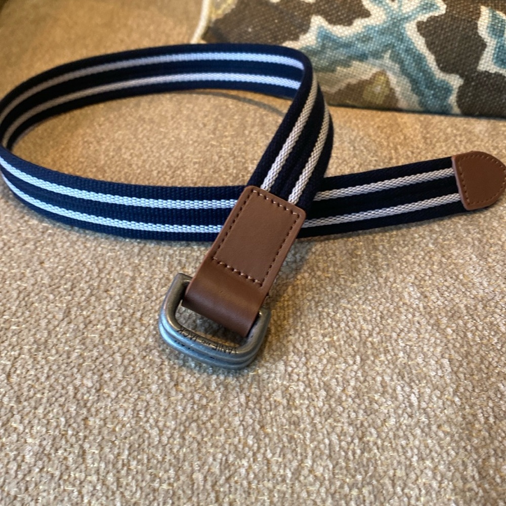 Many blue and white stripped belt